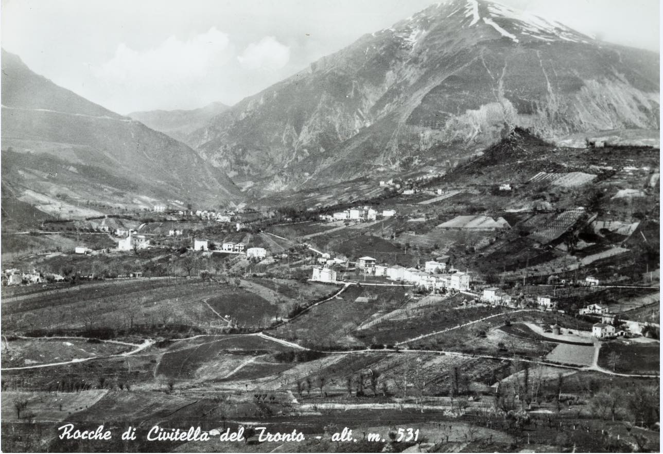 Ti mando una cartolina da Rocche